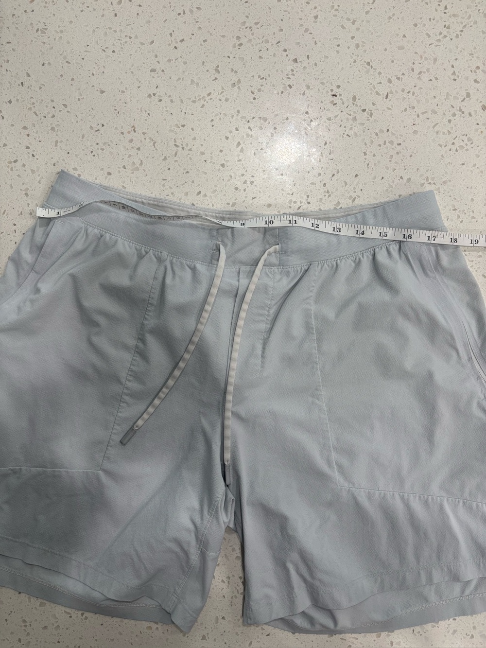 lululemon License to train short. Linen color. XL. 7’ inseam - Picture 3 of 4